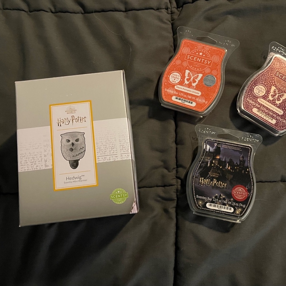 NEW in box Hedwig Harry Potter mini warmer